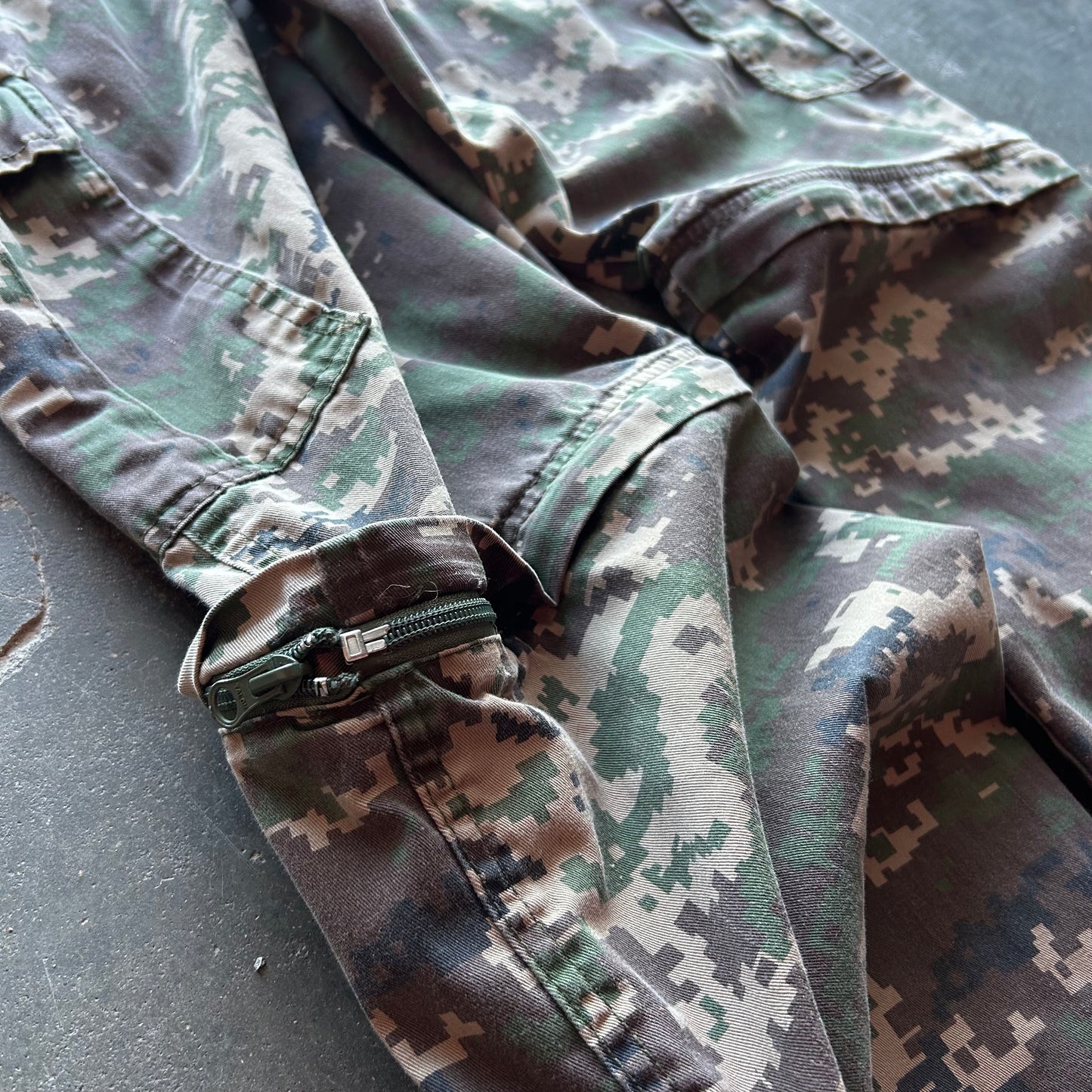 Army Camo Cargo Pants - 40/XXL