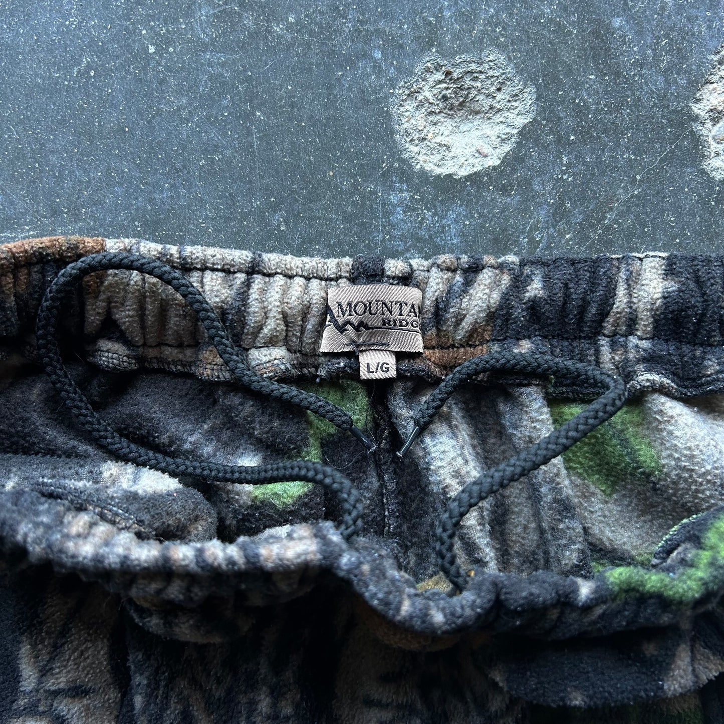 Camo Cargo Sweatpants - L