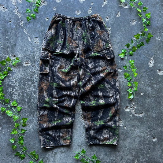 Camo Cargo Sweatpants - L