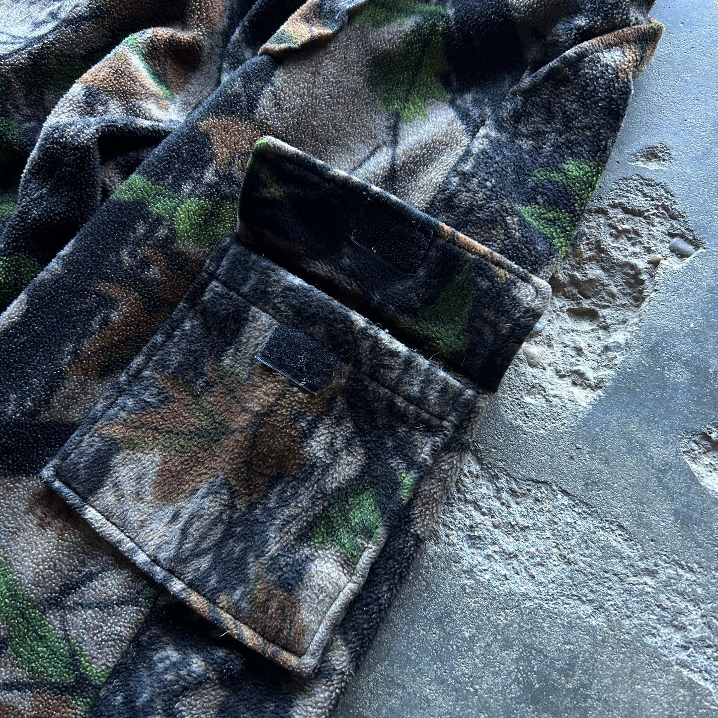 Camo Cargo Sweatpants - L