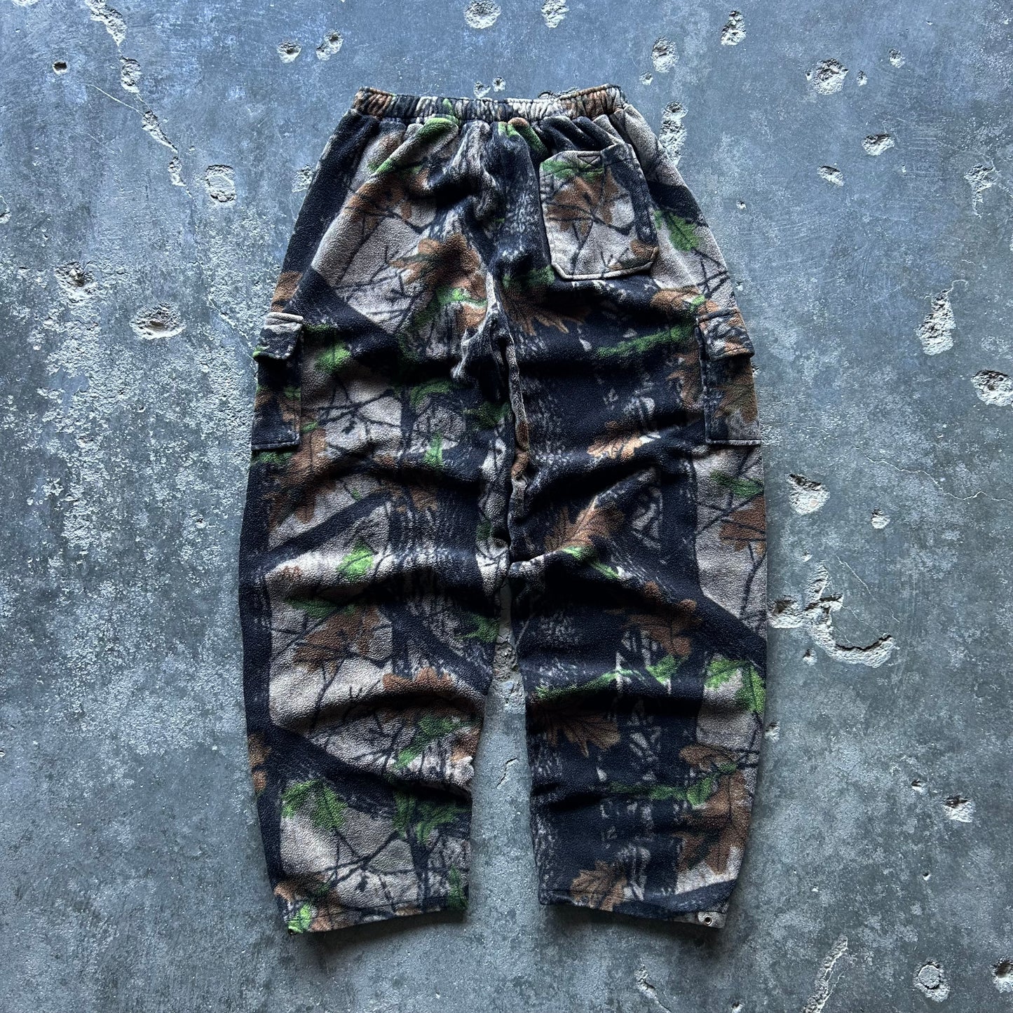 Camo Cargo Sweatpants - L