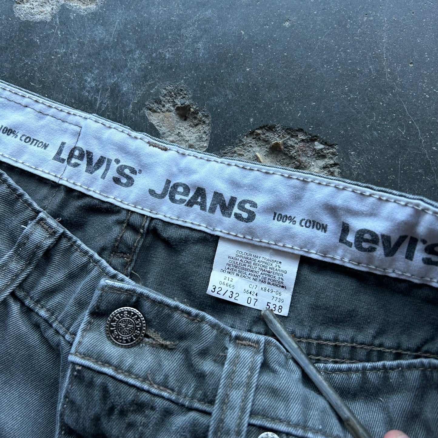 Vintage Levi Pants - 32