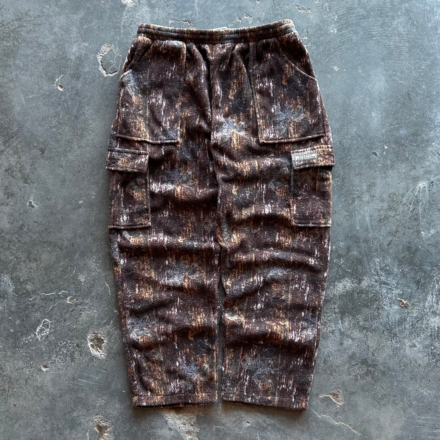 Nunavut Camo Cargo Sweatpants - XL